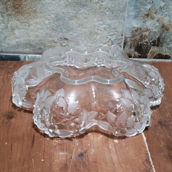Crystal Glass Serving Bowl Clear Frosted Floral Centerpiece - Picture 4 of 9